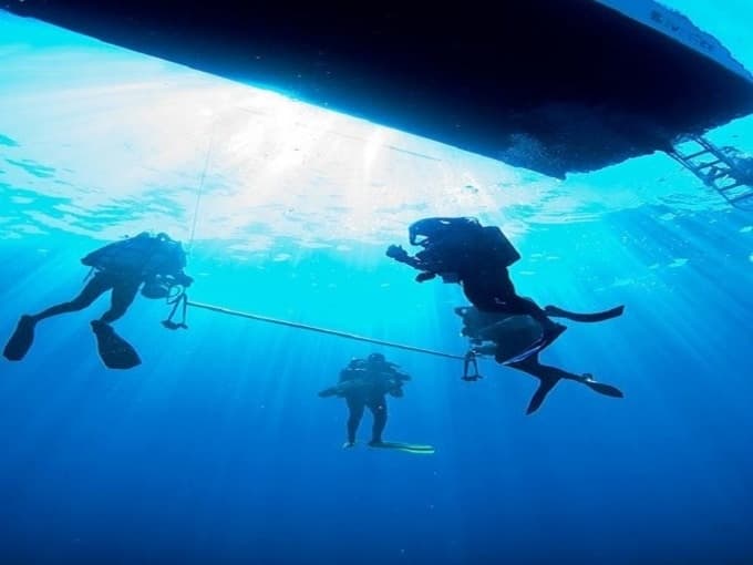 Especialidad de Buceo Profundo. DEEP DIVER PADI. 330€
